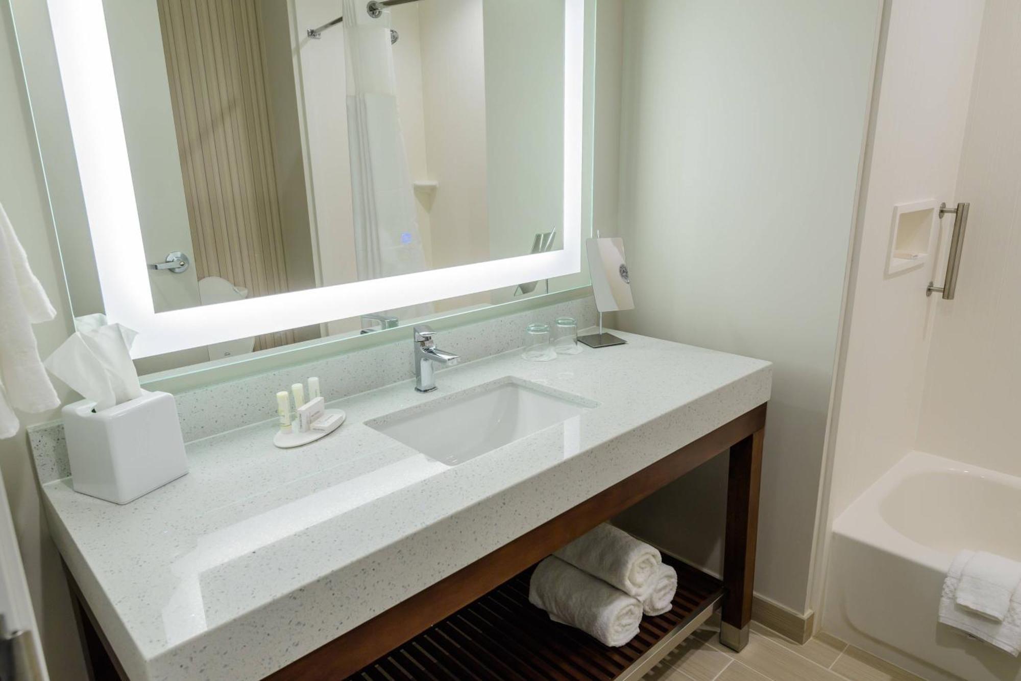 Courtyard By Marriott Lake Jackson Esterno foto